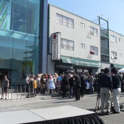 Baby, The Stars Shine Bright Boutique - The line waiting to go in at 9am, even though it didn't open until 11:00.