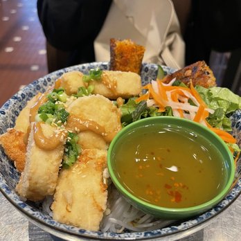Lunch Lady - Vietnamese Near Me - Vancouver, British Columbia
