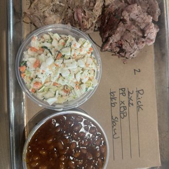 4 Rivers Smokehouse - Pulled Pork, Brisket, Cole slaw and baked beans - Barbeque Near Me - Orlando, Florida 4 Rivers Smokehouse - Pulled Pork, Brisket, Cole slaw and baked beans - Barbeque Near Me - Orlando, Florida