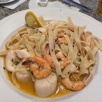 Portas Da Cidade - Linguine with shrimp and scallops - Portuguese Near Me - Westport, Massachusetts