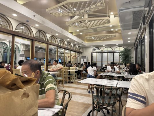 The Aristocrat Bakeshop - Roxas Blvd, Manila by null