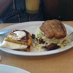 Q'Kenan Restaurant - Cachapa y patacon