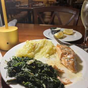 Range Cafe - Best lemon sauce - American Near Me - San Rafael, California