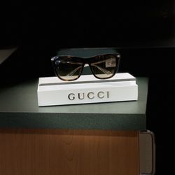 Springfield Opticians - We carry gucci!