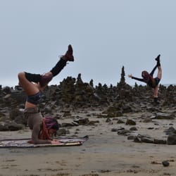 Tahoe Flow Arts & Fitness - Twerkasana: Yoga meets Hip Hop Workshop with Merekat and Leah!