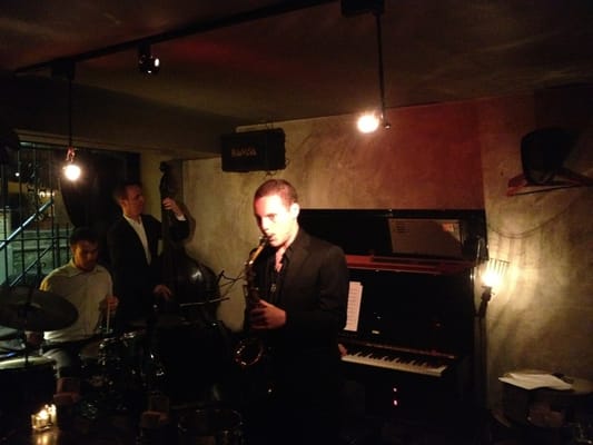Tomi Jazz by null