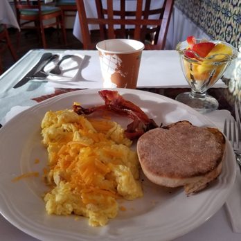 The Eagle Inn - Breakfast at Eagle Inn - Hotels Near Me - Santa Barbara, California The Eagle Inn - Breakfast at Eagle Inn - Hotels Near Me - Santa Barbara, California