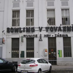 Bowling v Továrně