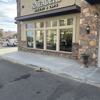 Kneaders Bakery & Cafe - Bakeries Near Me - Henderson, Nevada