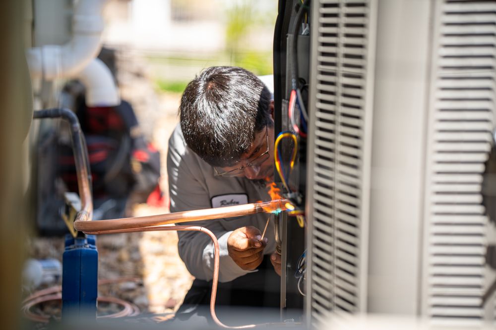 Slide of M and M Heating & Cooling, Plumbing & Electrical