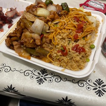 Pots n' Woks - Food tastes very fresh. Chow Mein, Fried rice, Kung Pao Chicken. - Chinese Near Me - Whittier, California