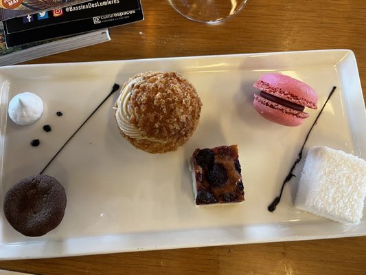 La Terrasse Rouge by null