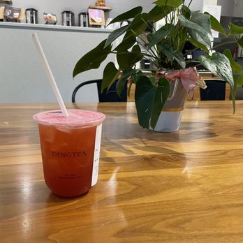 Ding Tea Williams - strawberry fruit tea - Bubble Tea Near Me - Portland, Oregon Ding Tea Williams - strawberry fruit tea - Bubble Tea Near Me - Portland, Oregon