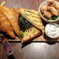 Feathers Hotel - The classic platter