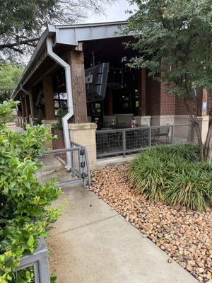 Pluckers Wing Bar by null