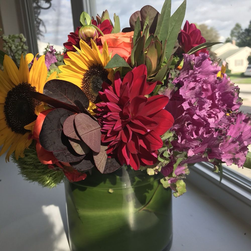 Broomall Blooms - fall floral arrangement - Floral Designers Near Me - Broomall, Pennsylvania Broomall Blooms - fall floral arrangement - Floral Designers Near Me - Broomall, Pennsylvania