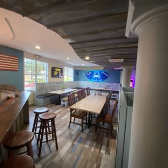 CJ's Crab Shack - Inside and front of house. - Seafood Near Me - Miami Beach, Florida
