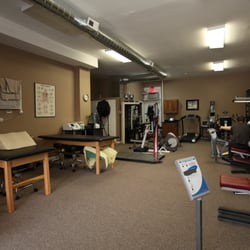 FYZICAL Therapy and Balance Center - Oak Park - Open concept therapy space
