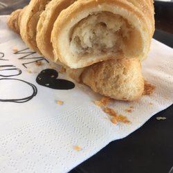 We Love Puro - Not super crispy flakes on the top, but flakier than many that I've had. Tasted a bit like a donut