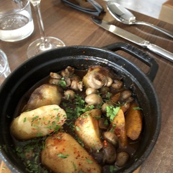 Les Cocottes - Beef cheeks - SO GOOD!!!!! - Bistros Near Me - Paris, 01 Les Cocottes - Beef cheeks - SO GOOD!!!!! - Bistros Near Me - Paris, 01