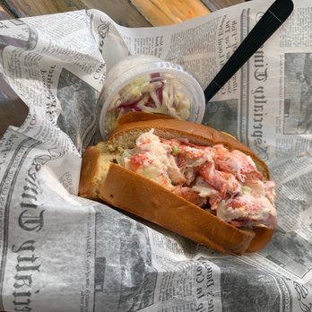 DJ's Clam Shack - Lobster roll - Seafood Near Me - Key West, Florida