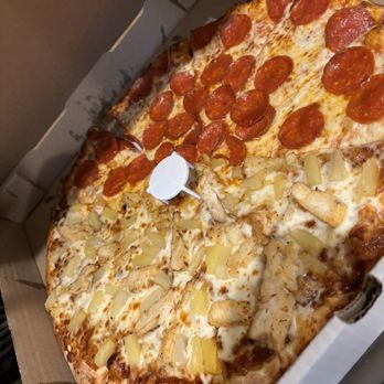 King Kong NY Pizza - Large Half chicken pineapple half pepperoni pizza - Pizza Near Me - San Jose, California King Kong NY Pizza - Large Half chicken pineapple half pepperoni pizza - Pizza Near Me - San Jose, California