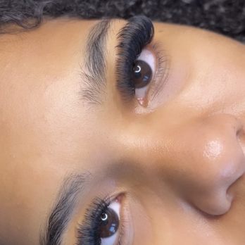 Sina's Blinks - Volume set - Eyelash Service Near Me