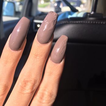Finest Nails & Spa - Gel peeling off middle nail - Nail Salons Near Me - Huntington Beach, California