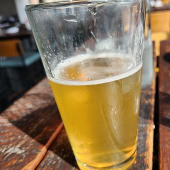 Le Papagayo - Carlsbad - Coronado Salty Crew blonde ale - Bars Near Me - Carlsbad, California