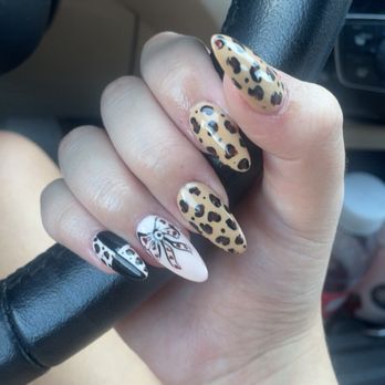 4 Seasons Nails & Spa - Ask for Tee! - Day Spas Near Me - Austin, Texas 4 Seasons Nails & Spa - Ask for Tee! - Day Spas Near Me - Austin, Texas