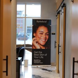 Serotonin Centers - Hydrafacial