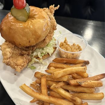 Blue Goose - New American Near Me - St. Clair Shores, Michigan