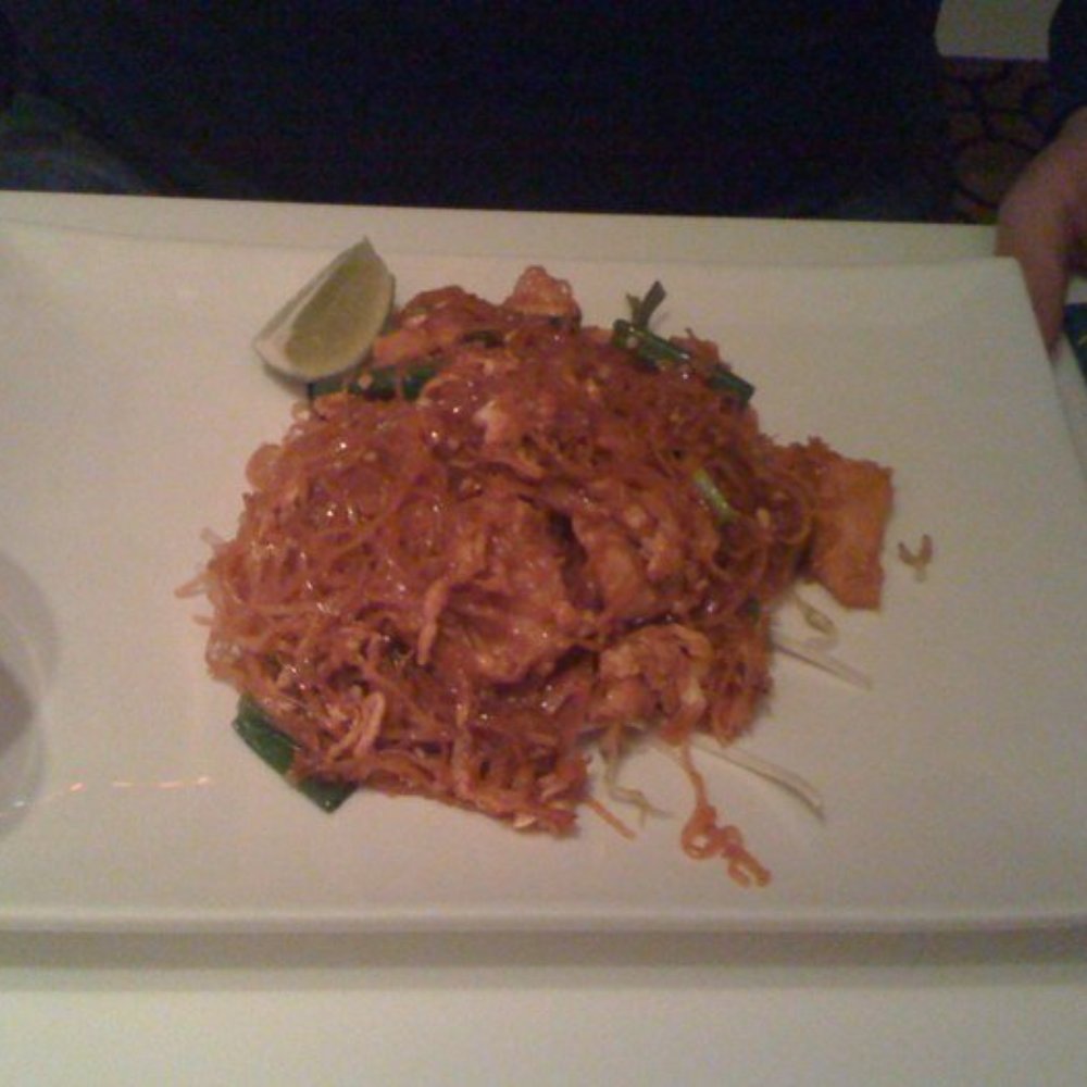 Yes Thai Chicago - Chicken pad Thai (had a dog food scent but was pretty good) - Thai Near Me - Chicago, Illinois Yes Thai Chicago - Chicken pad Thai (had a dog food scent but was pretty good) - Thai Near Me - Chicago, Illinois