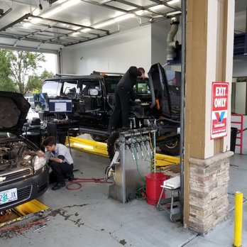 Valvoline Instant Oil Change - No matter the size or needs! We will take care of your vehicle needs! - Oil Change Stations Near Me - Waco, Texas Valvoline Instant Oil Change - No matter the size or needs! We will take care of your vehicle needs! - Oil Change Stations Near Me - Waco, Texas