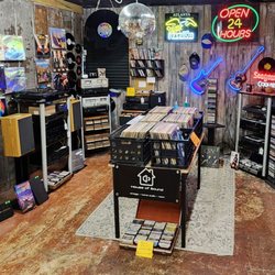 Vintage 72 - Stereo equipment and vintage Albums