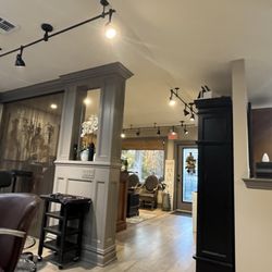 V Capelli Salon