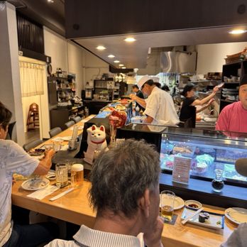 Chiba-Ken Restaurant - Inside the restaurant - Sushi Bars Near Me - Honolulu, Hawaii