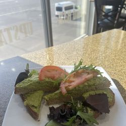 Henderson Executive Airport - Avocado toast with greens