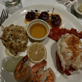 Monterey Bay Fish Grotto - Seafood Near Me - Pittsburgh, Pennsylvania