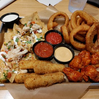 Buffalo Wild Wings - House Sampler - American Near Me - Newark, Delaware