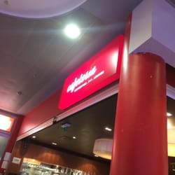 Cafeteria - Für einen kleinen absacker hier. Ganz nett soweit :)