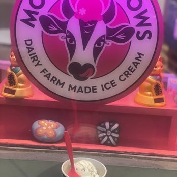 Moo Moo Cows - Peanut butter ripple - Ice Cream & Frozen Yogurt Near Me - Baltimore, Maryland