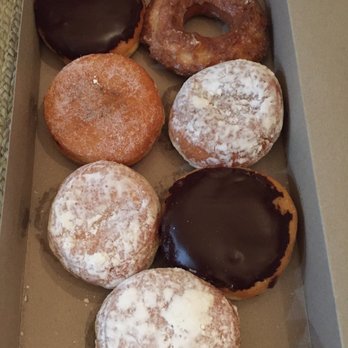 Dandee Donut Factory - Donuts Near Me - Margate, Florida