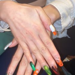 Thuy's Nail & Spa - Halloween themed !!!! MY MOM DID SO GOOD