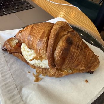 Gold coffee - Bacon egg and cheese croissant - Coffee & Tea Near Me - New York, New York