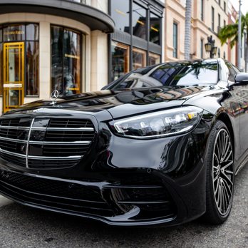 ROYAL GROUND LIMO - Town Car Service Near Me ROYAL GROUND LIMO - Town Car Service Near Me