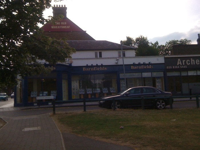 BARNFIELDS 1a Windmill Hill, Enfield, London, United Kingdom Real