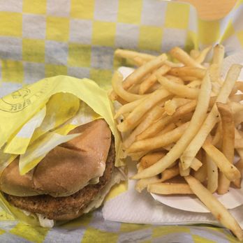 Lucky Goose - Original chick'n with slaw and fries - Vegan Near Me - Albuquerque, New Mexico