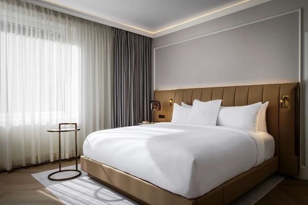 Vogue Hotel Montreal Downtown, Curio Collection by Hilton by null