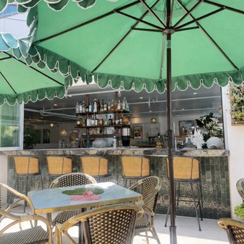 Cody's La Jolla - Bar area - Breakfast & Brunch Near Me - La Jolla, California Cody's La Jolla - Bar area - Breakfast & Brunch Near Me - La Jolla, California